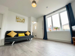 Worksop Newly Refurbished 3-Bedroom House